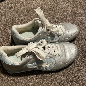 Vintage Kangaroos sneakers